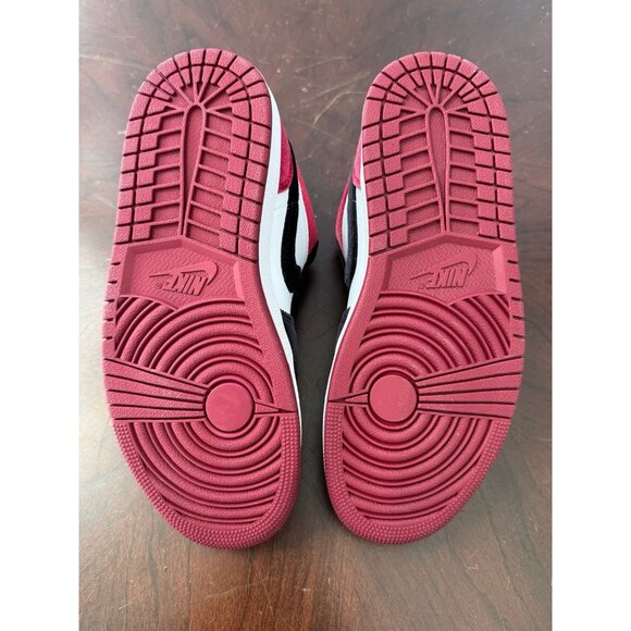 NWT Women’s Nike Air Jordan 1 Low SE 'Velvet Black Toe' Size 7 - Picture 5 of 6